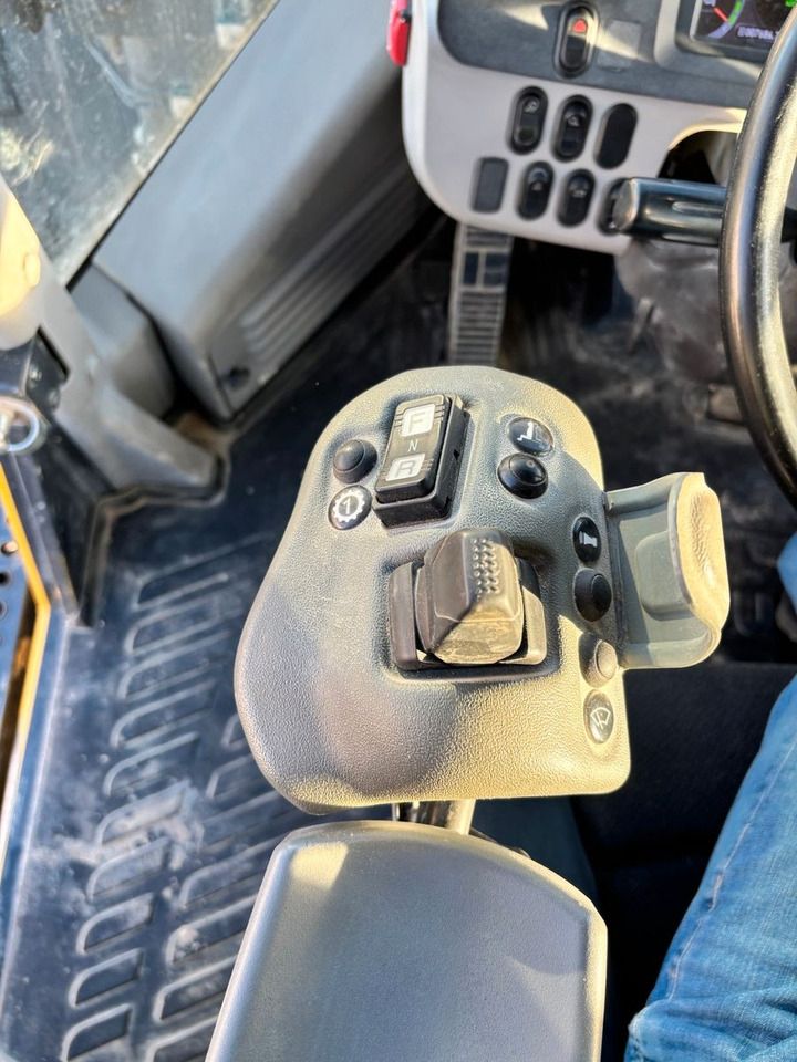 Wheel loader Komatsu WA470-8E0 Joystick-Lenkung ECSS