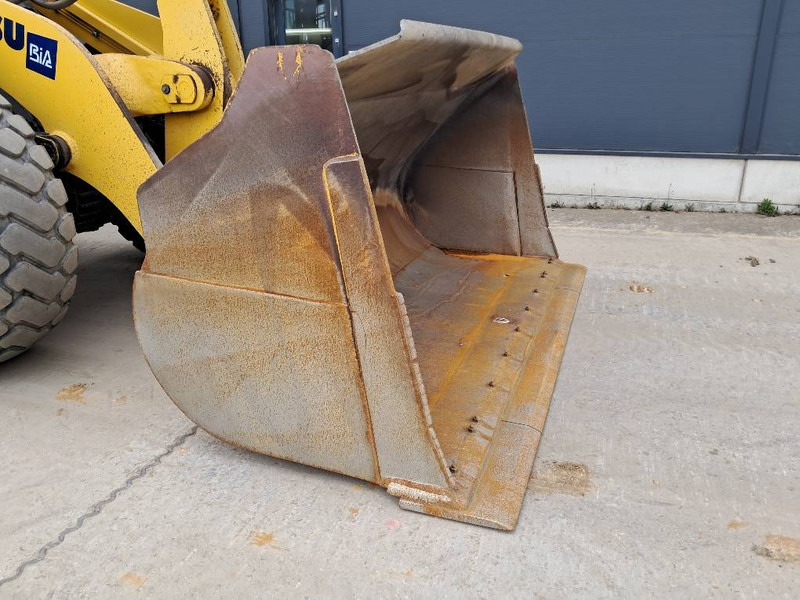 Wheel loader Komatsu WA480-8