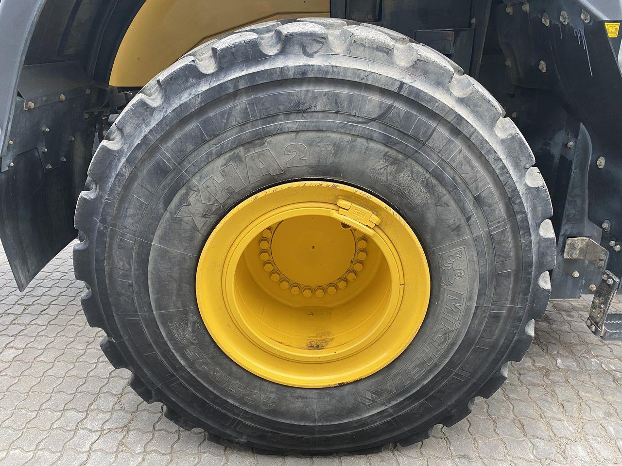 Wheel loader Komatsu WA480-8