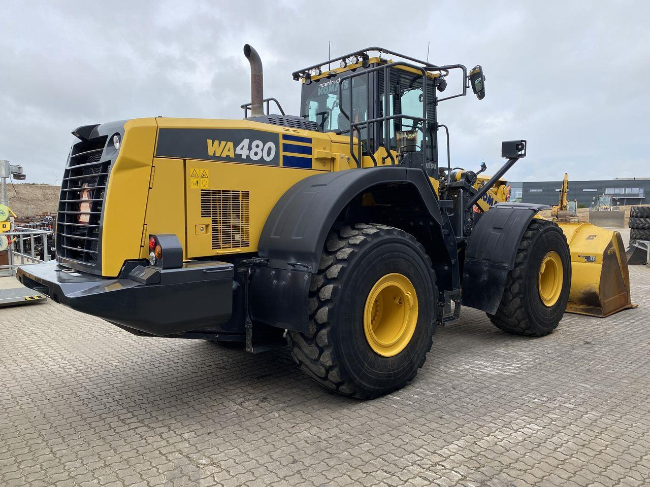 Wheel loader Komatsu WA480-8