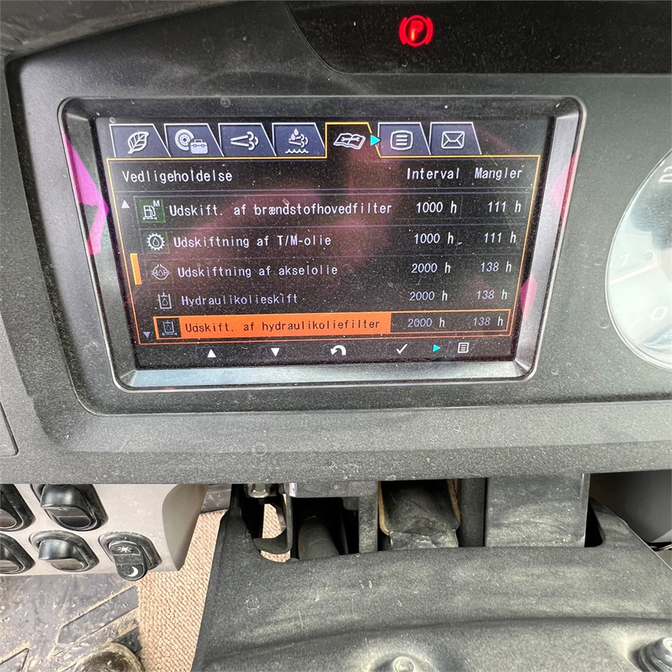 Wheel loader Komatsu WA480-8