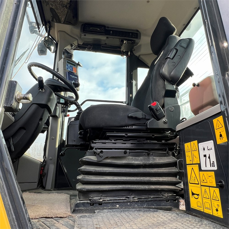 Wheel loader Komatsu WA480-8