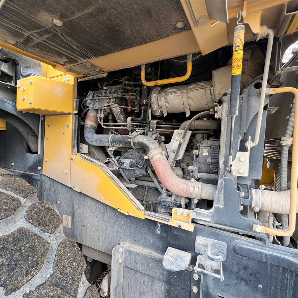 Wheel loader Komatsu WA480-8