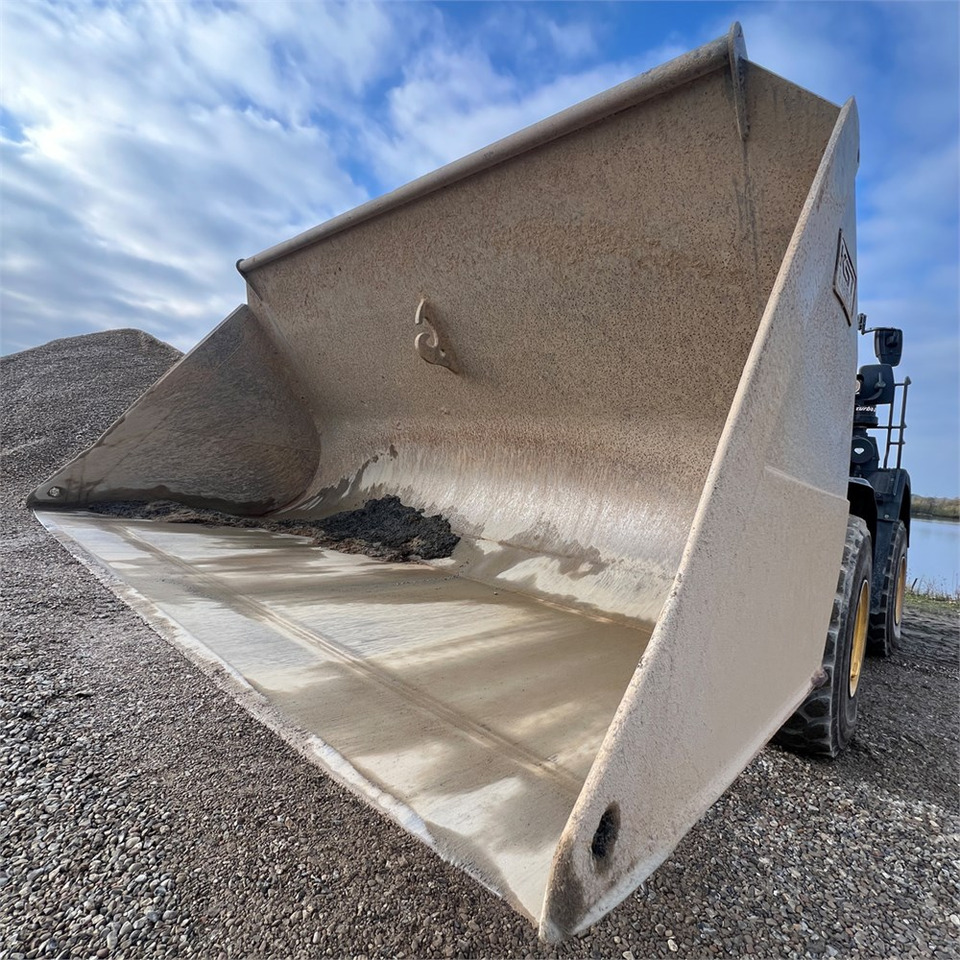 Wheel loader Komatsu WA480-8