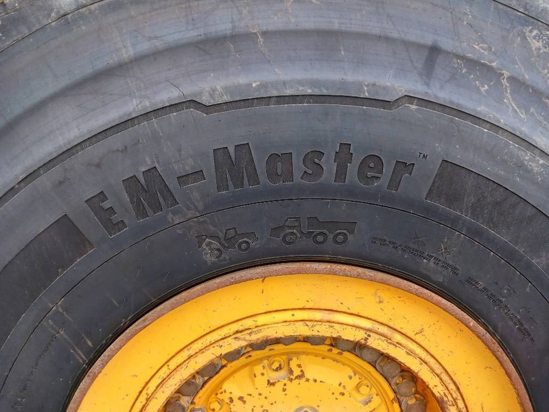 Wheel loader Komatsu WA500-7