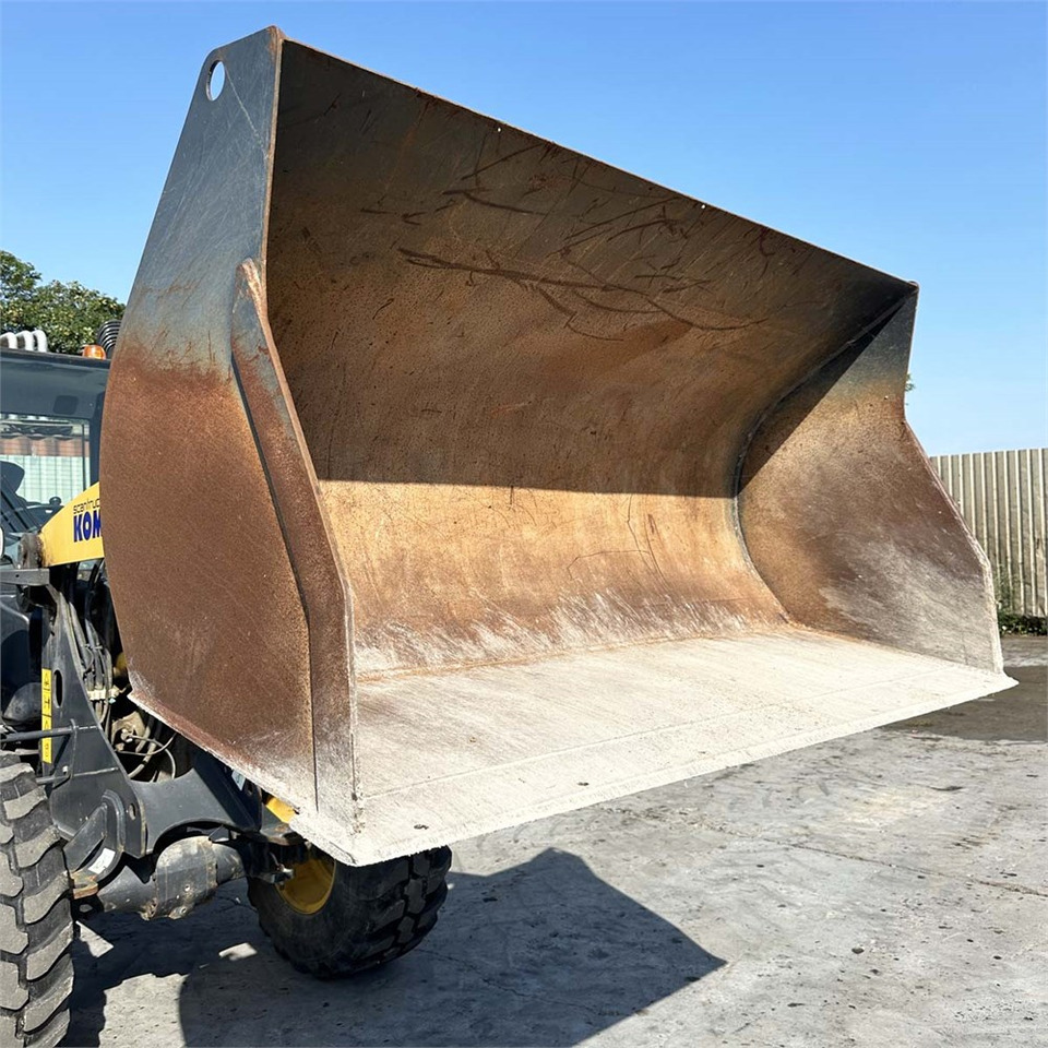 Wheel loader Komatsu WA70M