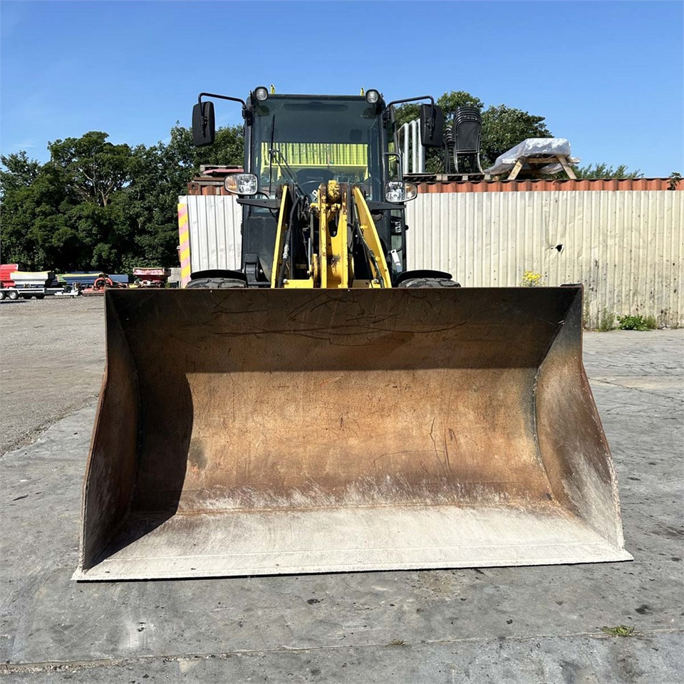 Wheel loader Komatsu WA70M