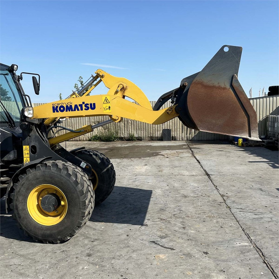 Wheel loader Komatsu WA70M