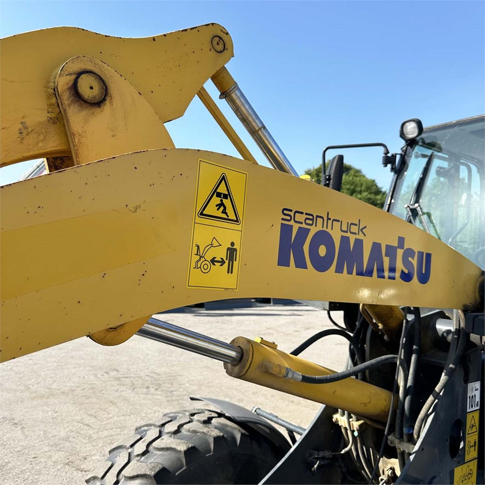 Wheel loader Komatsu WA70M