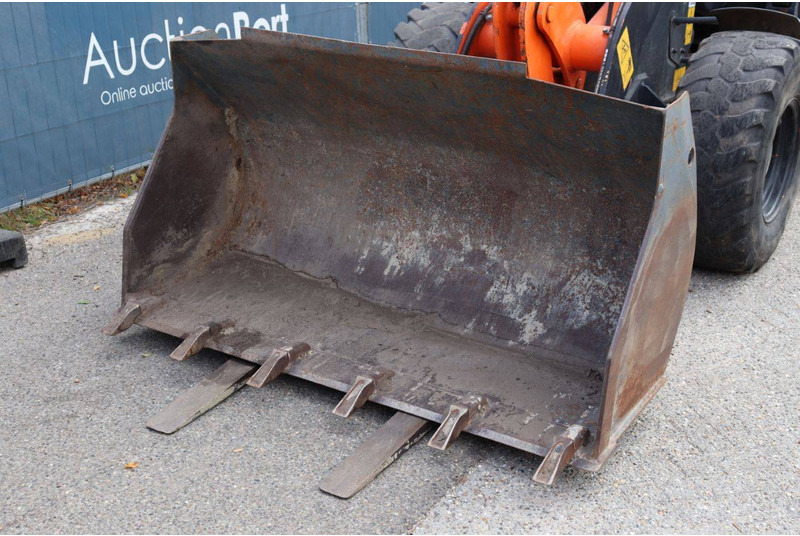 Wheel loader Komatsu WA70-7