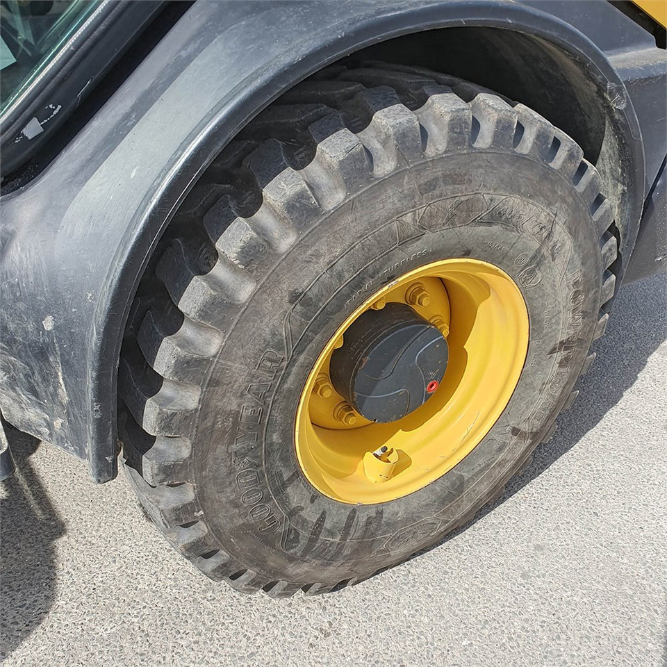 Wheel loader Komatsu WA70 M-8 EO