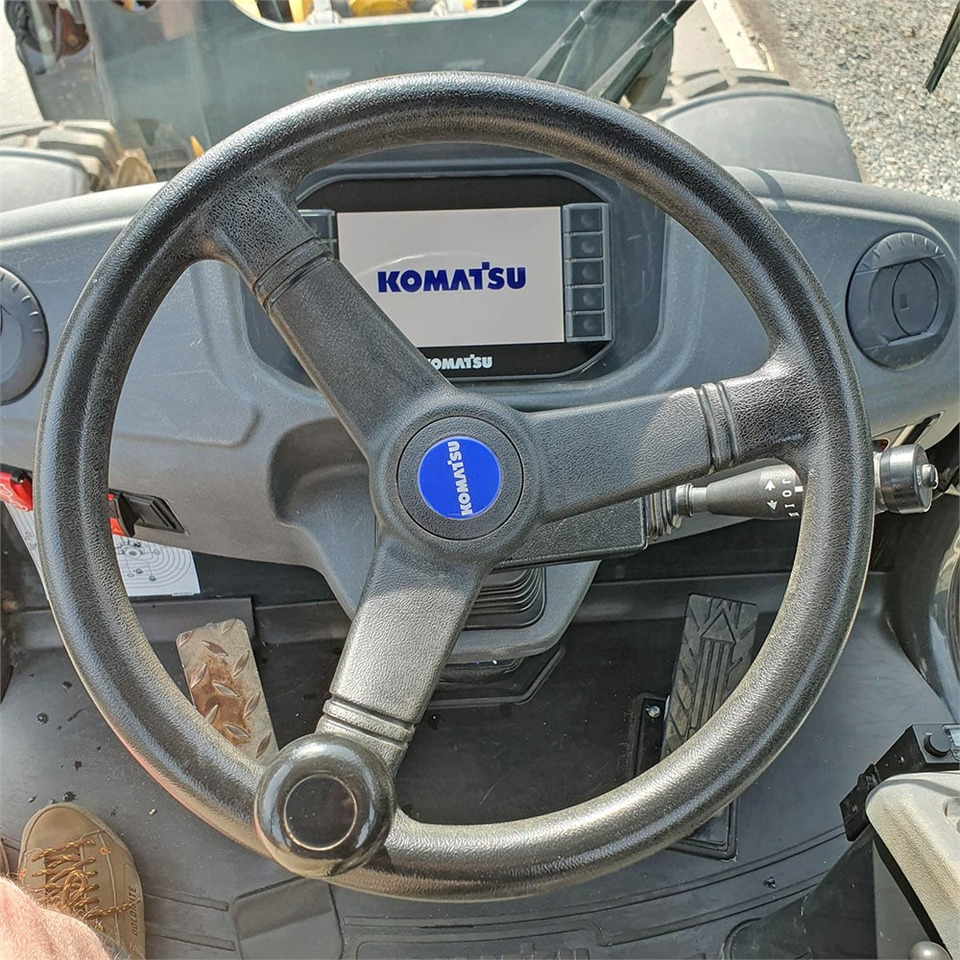 Wheel loader Komatsu WA70 M-8 EO