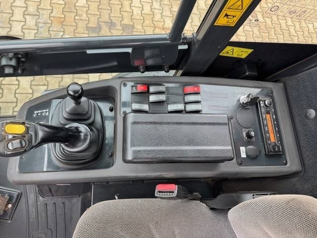 Wheel loader Komatsu WA 100 M-8