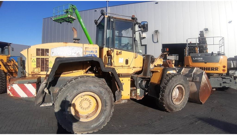 Wheel loader Komatsu WA 320 - 5H (For parts)
