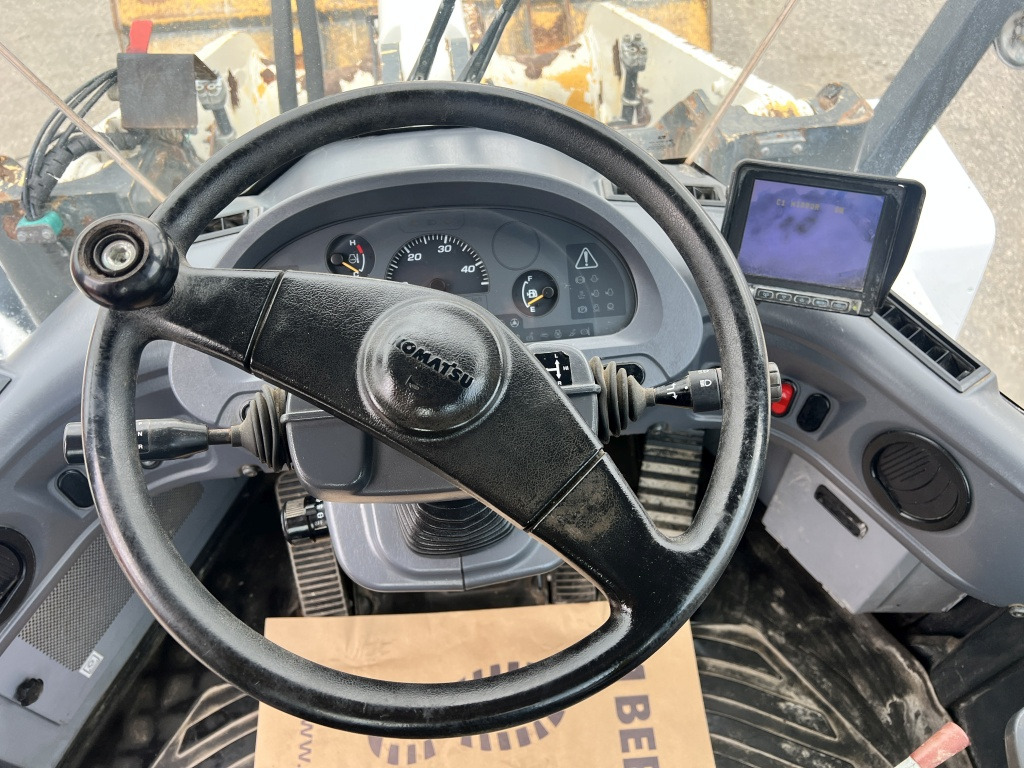 Wheel loader Komatsu WA 320-6 (111584)