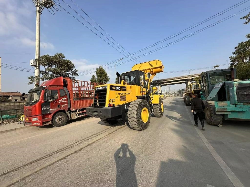 Wheel loader Komatsu WA 380