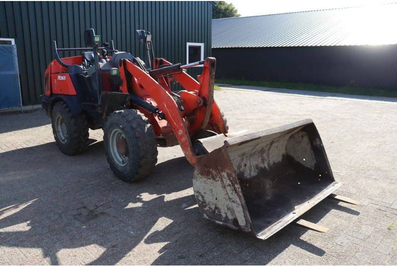 Wheel loader Kubota R065