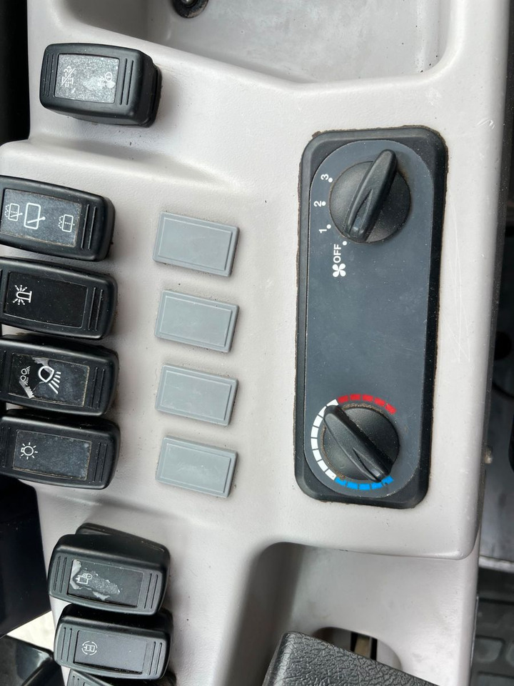 Wheel loader Kubota R070 / Gabel & Schaufel / nur 1.869h!