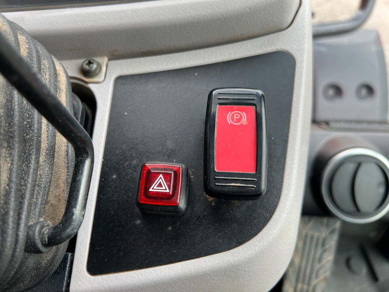 Wheel loader Kubota R070 / Gabel & Schaufel / nur 1.869h!