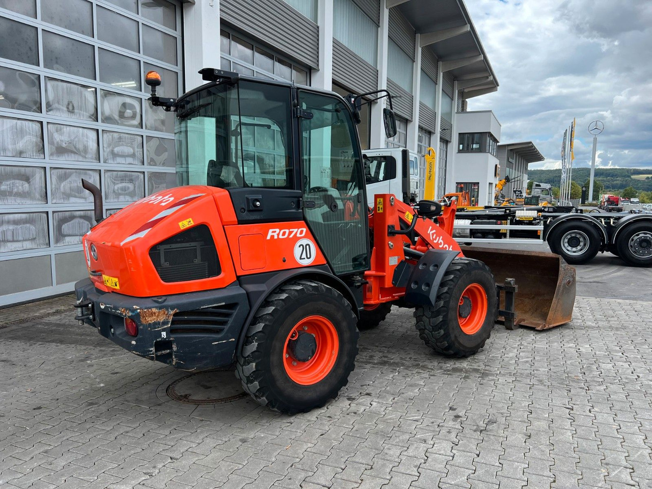 Wheel loader Kubota R070 / Gabel & Schaufel / nur 1.869h!