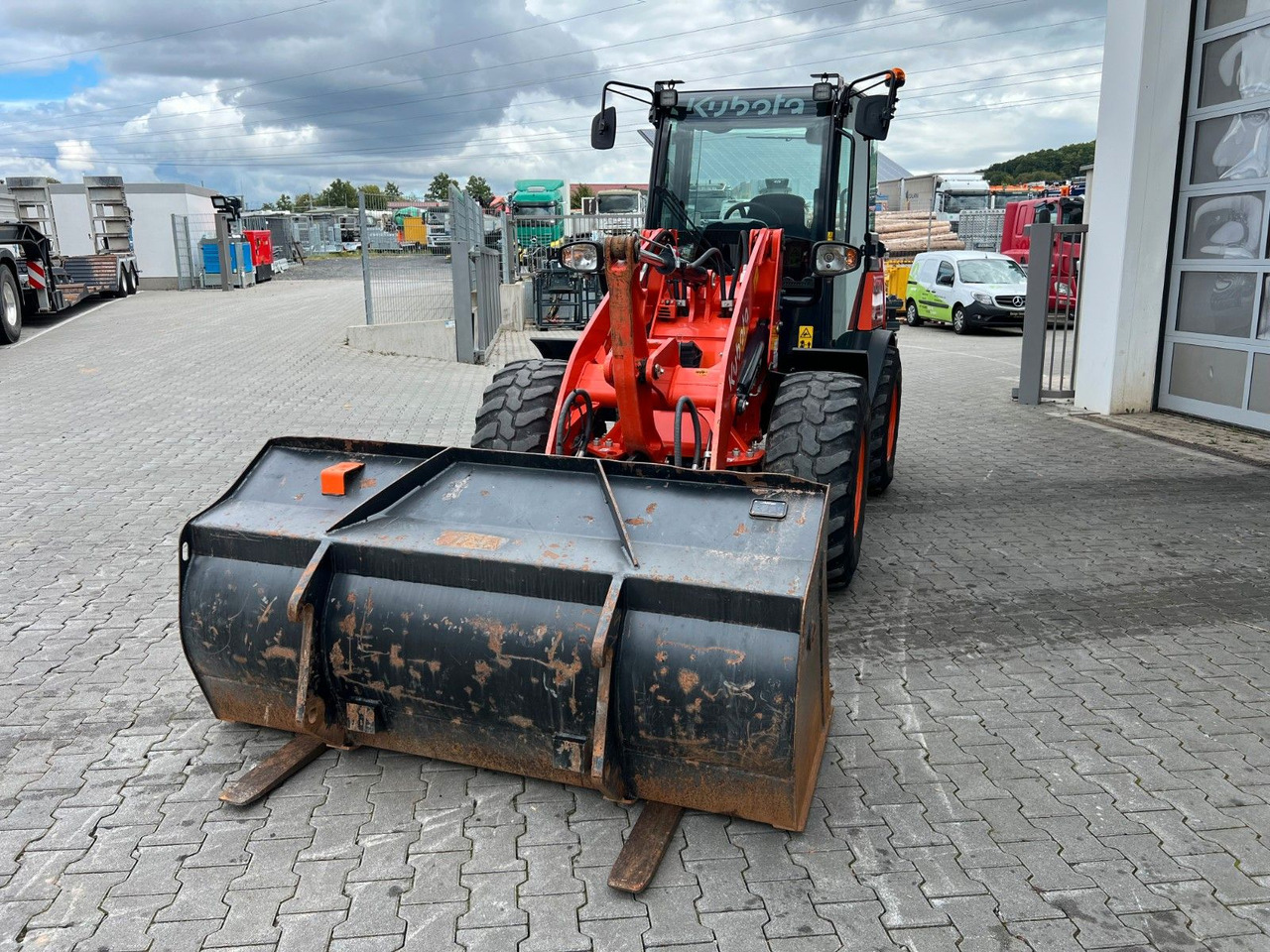 Wheel loader Kubota R070 / Gabel & Schaufel / nur 1.869h!