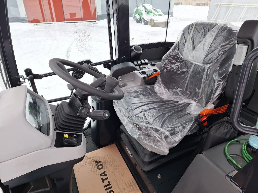 Wheel loader Kubota R090 TALVIPAKETILLA