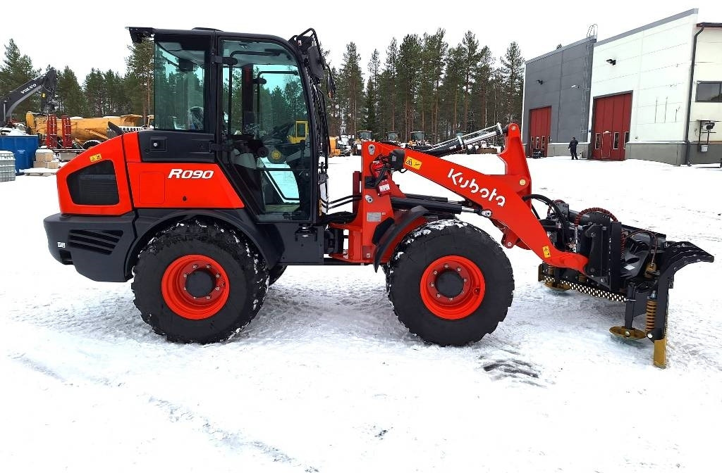 Wheel loader Kubota R090 TALVIPAKETILLA
