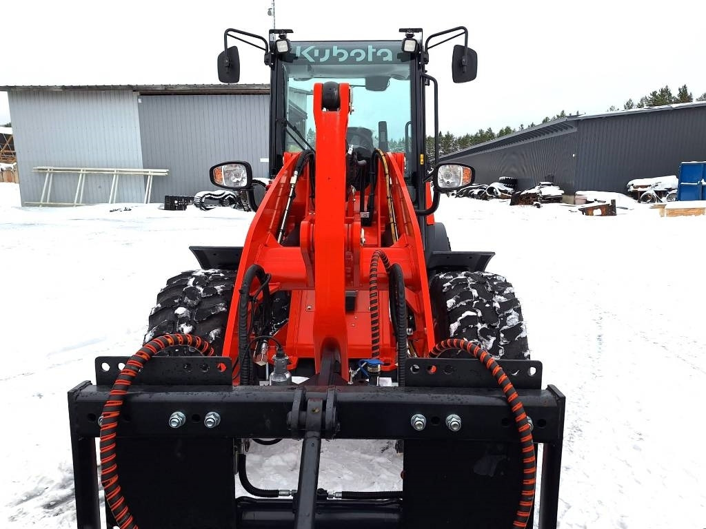 Wheel loader Kubota R090 TALVIPAKETILLA