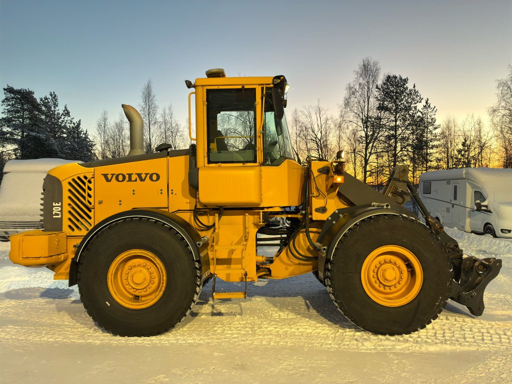 Wheel loader L70E
