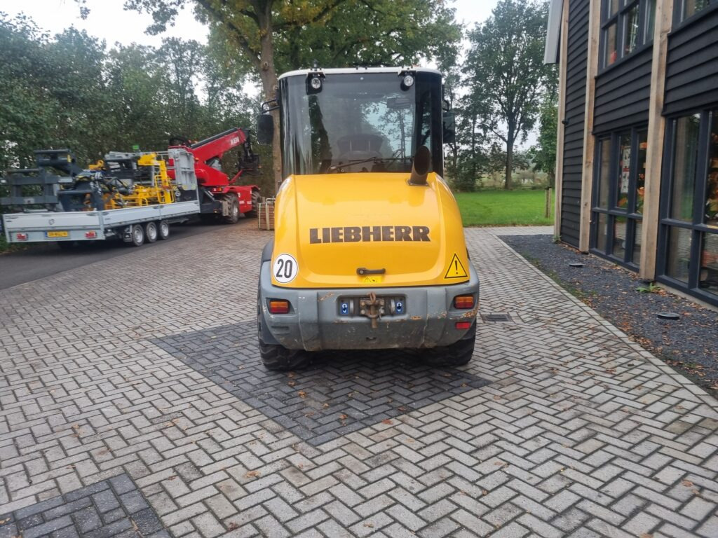 Wheel loader LIEBHERR L506C