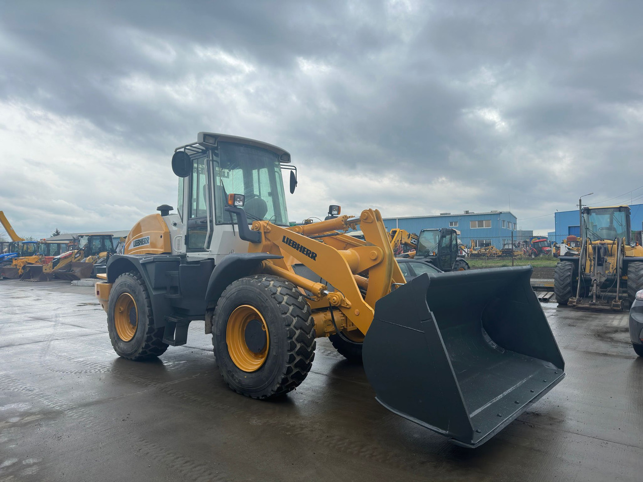 Wheel loader LIEBHERR L524