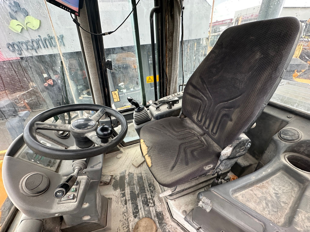 Wheel loader LIEBHERR L524