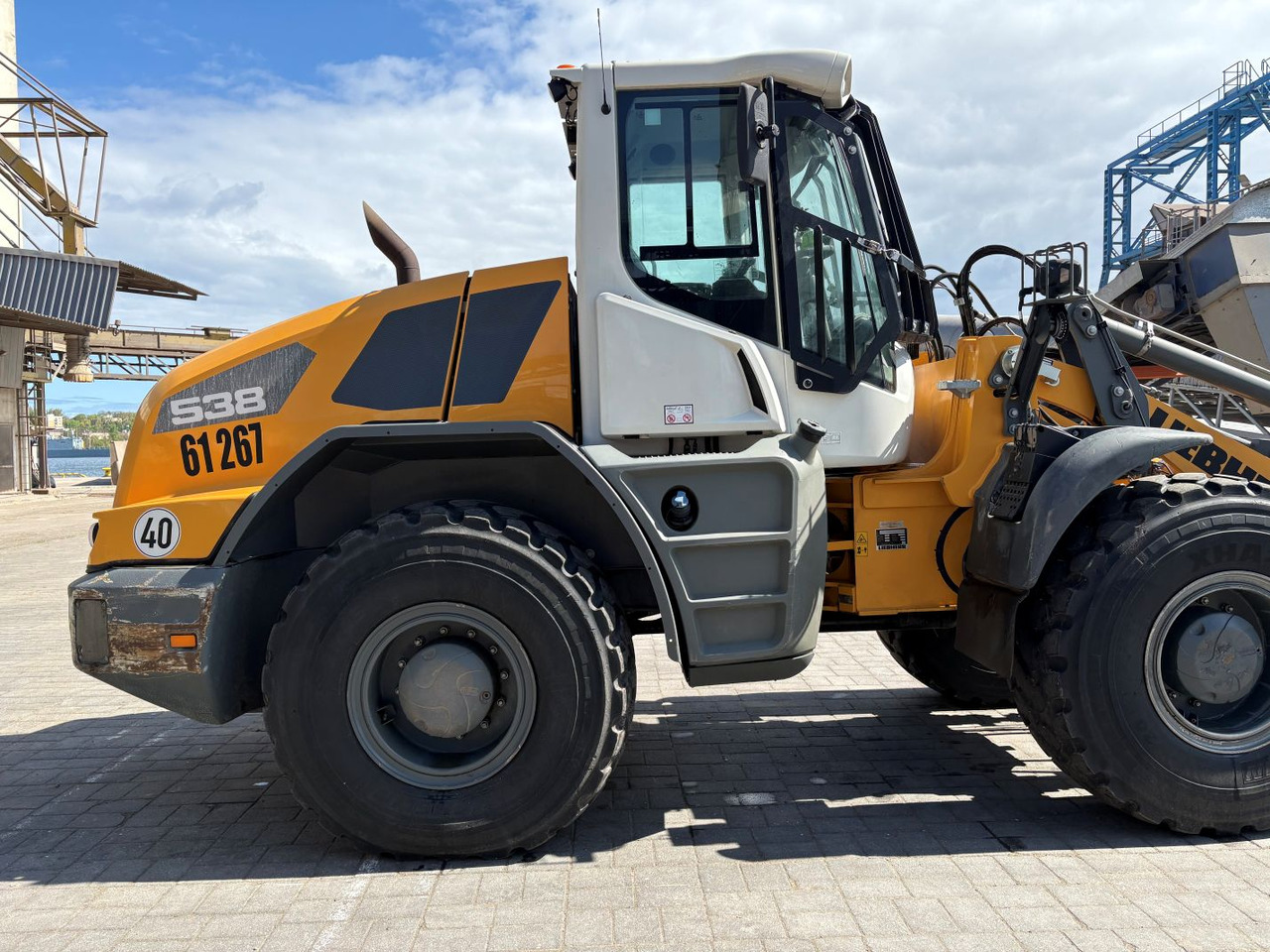 Wheel loader LIEBHERR L538