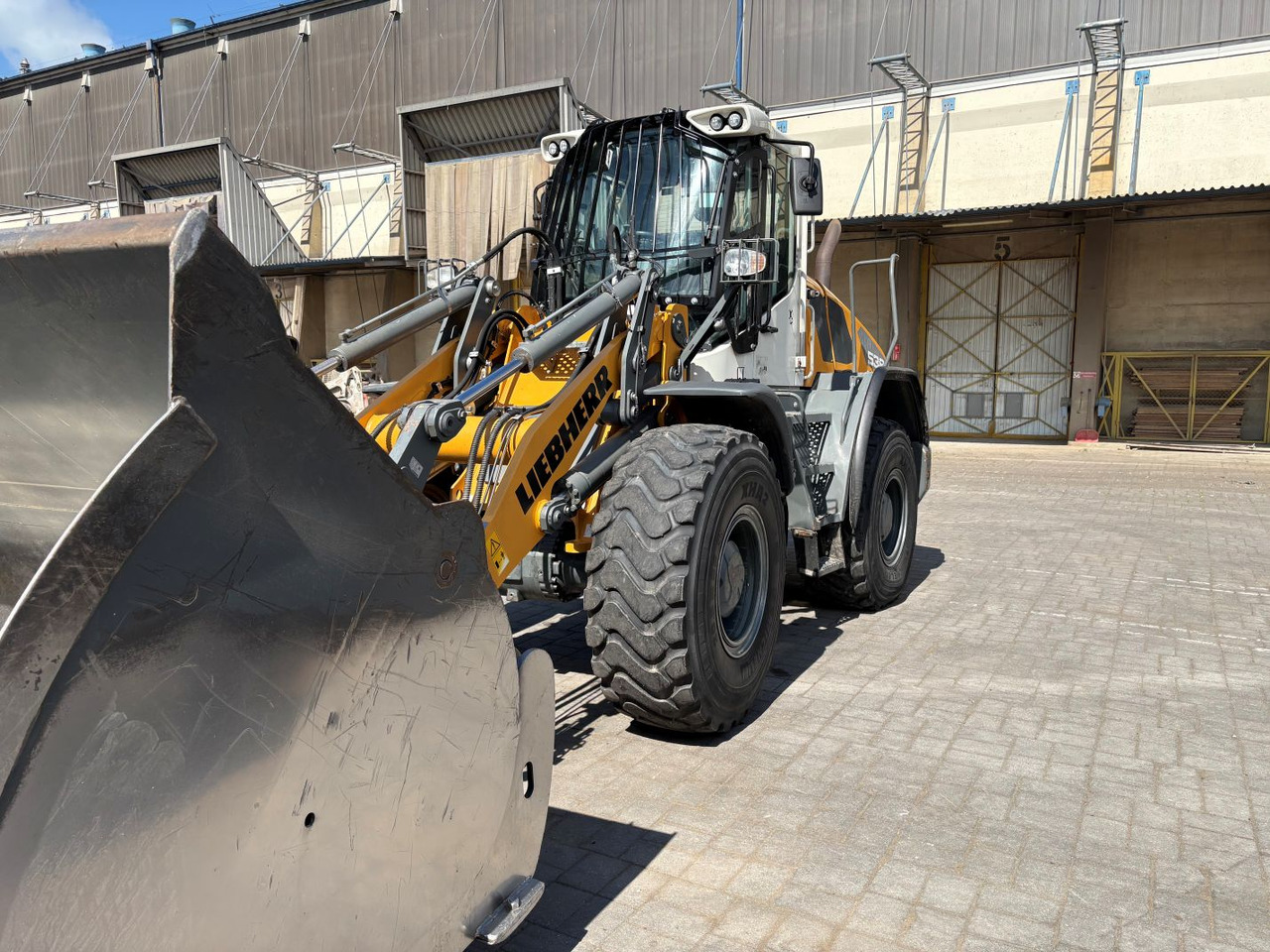 Wheel loader LIEBHERR L538