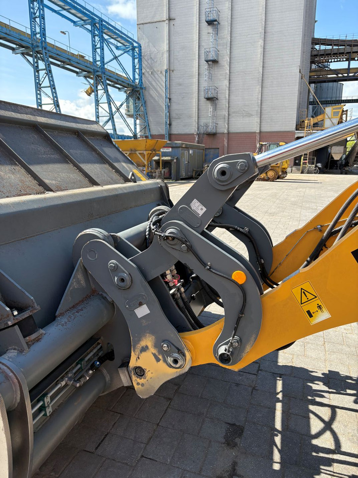Wheel loader LIEBHERR L538