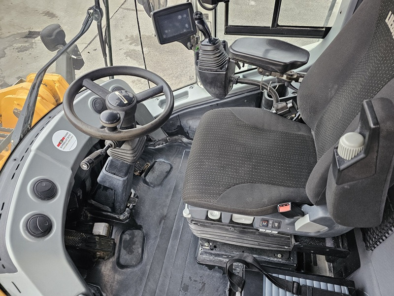 Wheel loader LIEBHERR L566