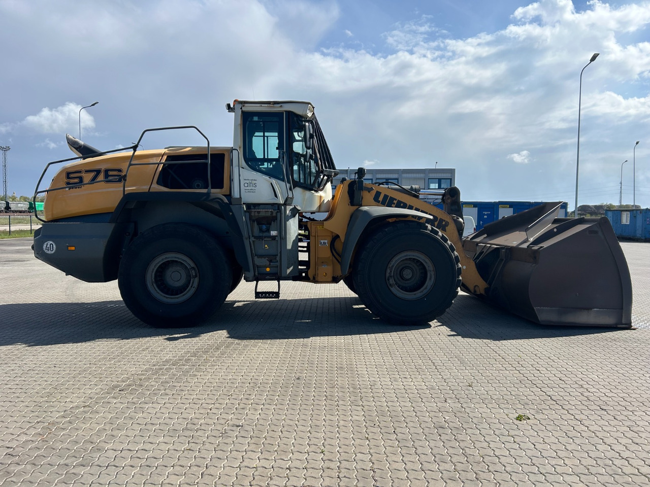 Wheel loader LIEBHERR L576