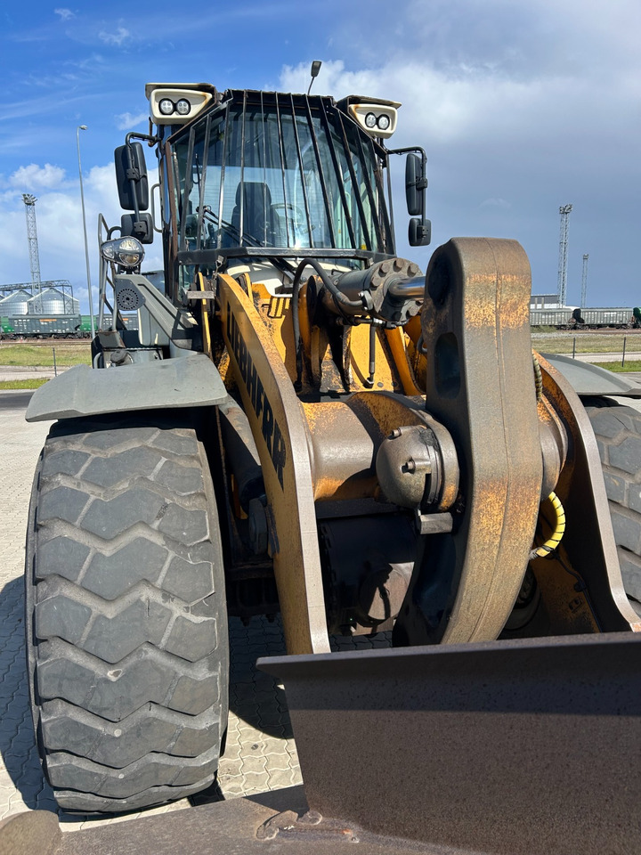 Wheel loader LIEBHERR L576