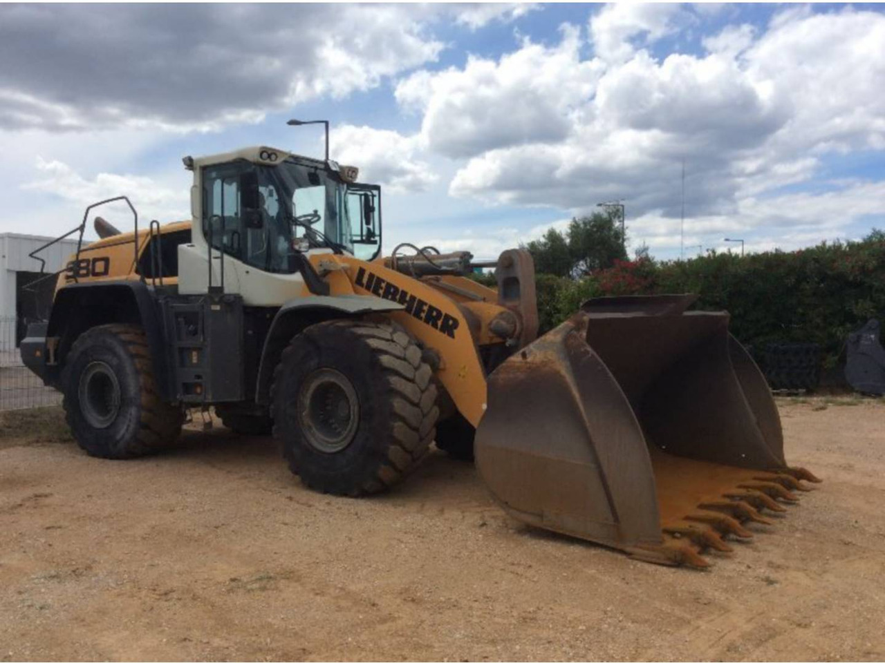 Wheel loader LIEBHERR L580