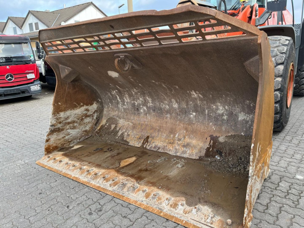 Wheel loader LIEBHERR Radlader L 566 Radlader