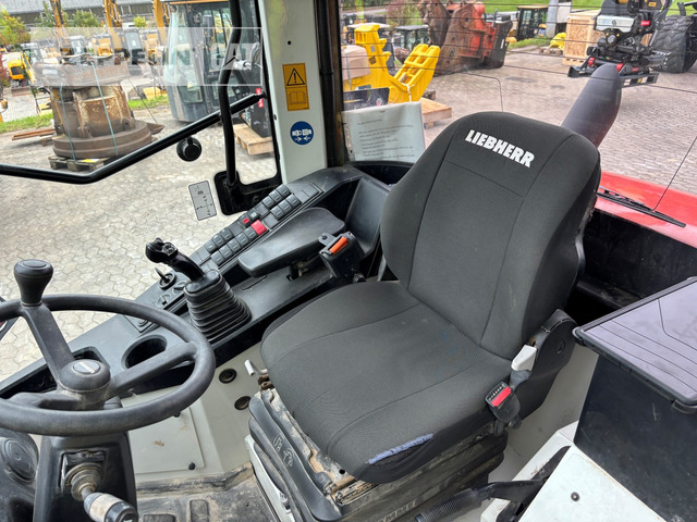 Wheel loader Liebherr L506
