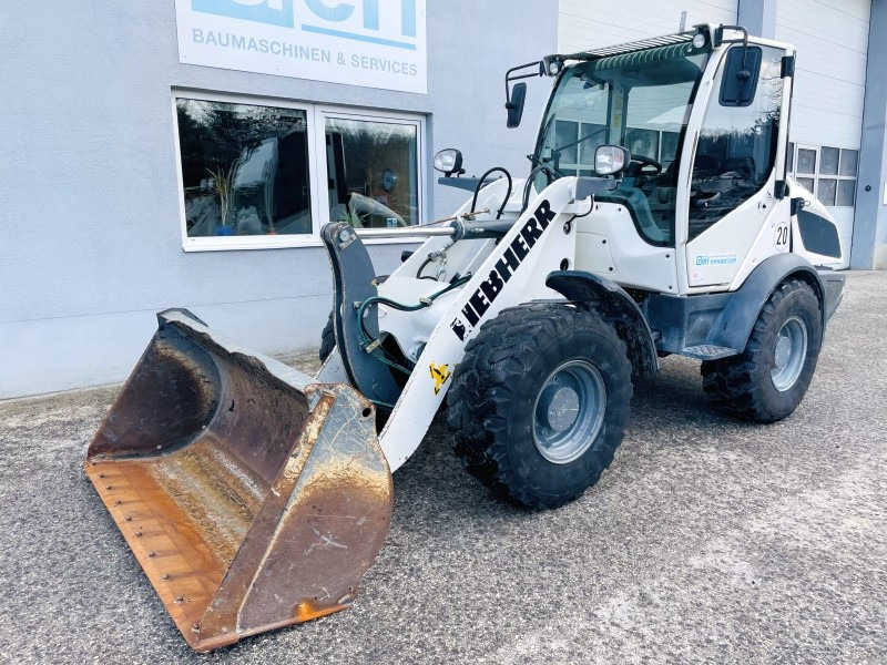 Wheel loader Liebherr L506C (3725)