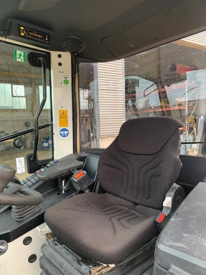 Wheel loader Liebherr L506 Compact