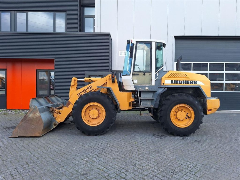 Wheel loader Liebherr L522