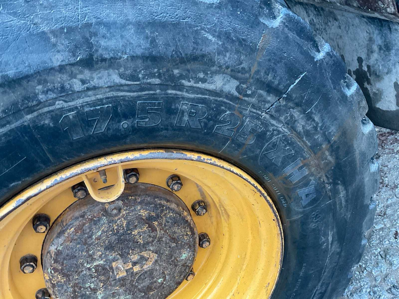 Wheel loader Liebherr L524