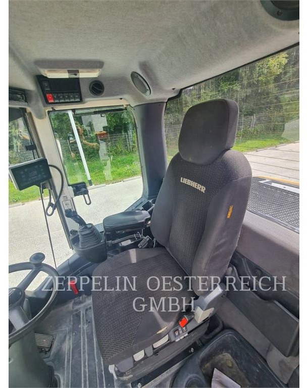 Wheel loader Liebherr L526