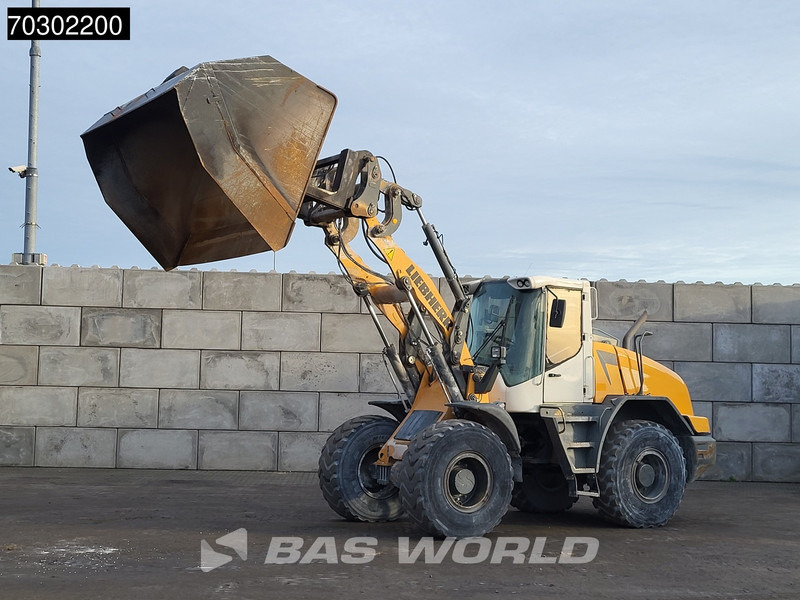 Wheel loader Liebherr L538 High Tip Bucket