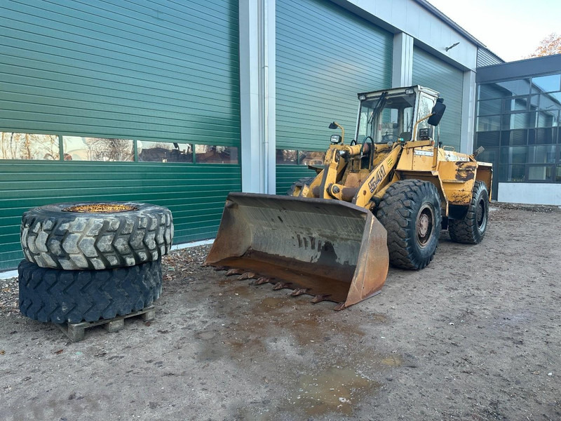 Wheel loader Liebherr L541 Included spare wheels