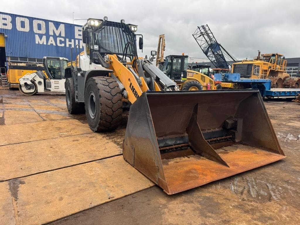 Wheel loader Liebherr L556