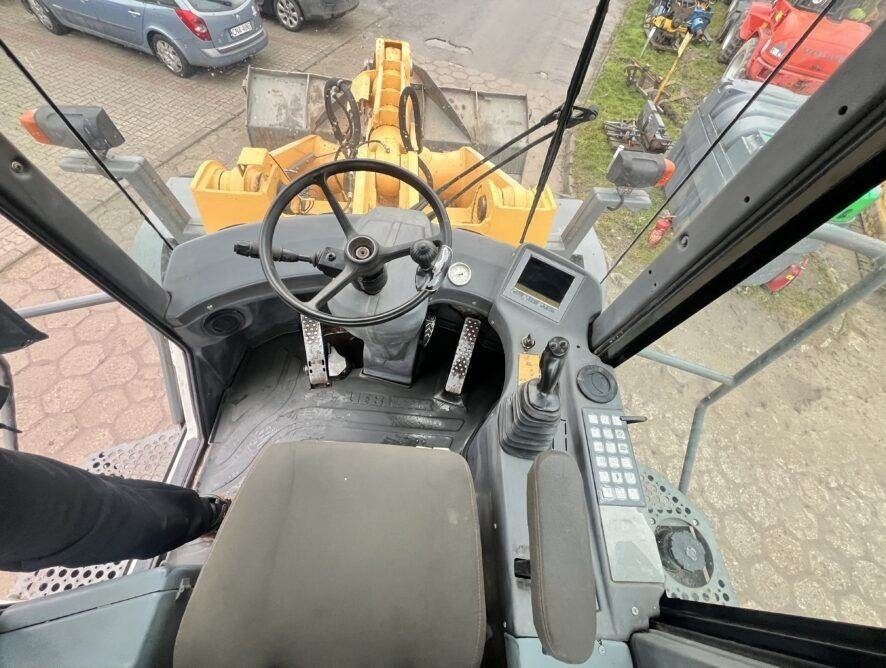 Wheel loader Liebherr L564 NEW TIRES